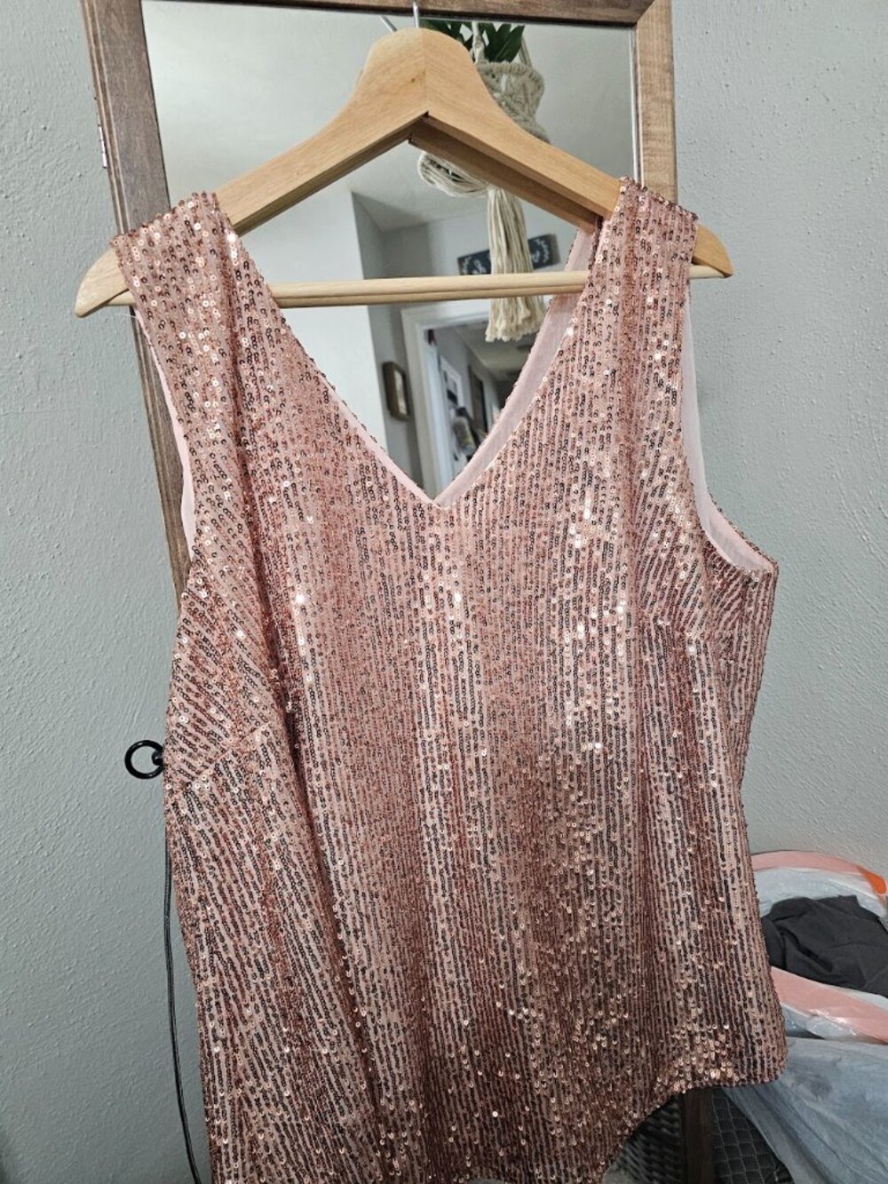 LOFT Plus Sequin Top Women's 16 Rose Gold Blush Sleeveless V Neck Party